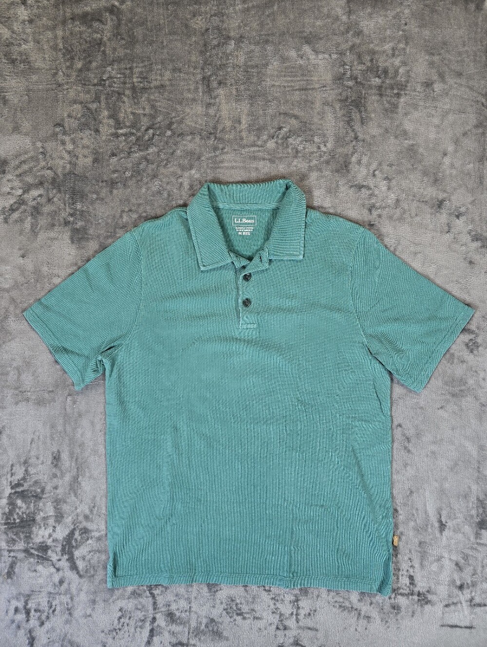 L.L Bean Slightly Fitted Textured Polo Shirt Size Medium Green
